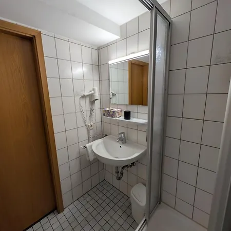 Westfalenkrug Hotel *